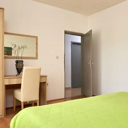 Apartment Mare - 30 M From Pebble