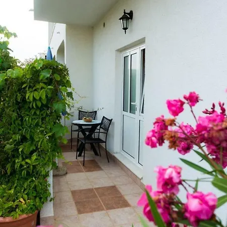 Apartment Mare - 30 M From Pebble *