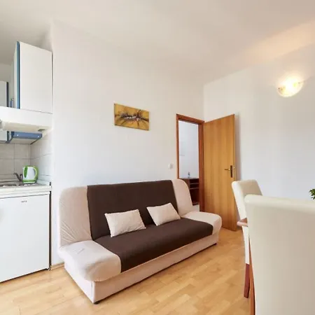 Mare - 30 M From Pebble Apartment