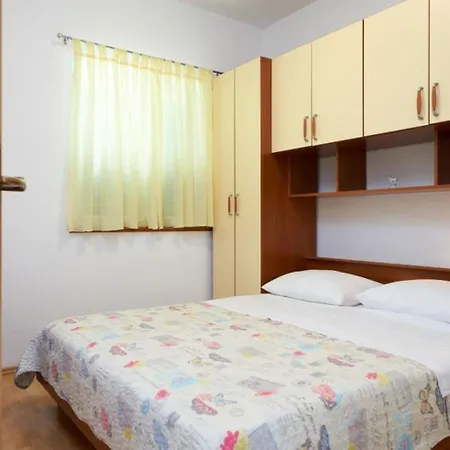 Mare - 30 M From Pebble Apartment