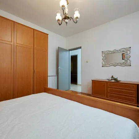 Mare - 30 M From Pebble * Seget Vranjica