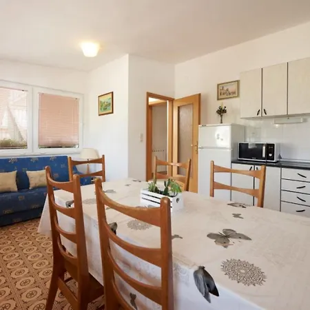 Mare - 30 M From Pebble Apartment