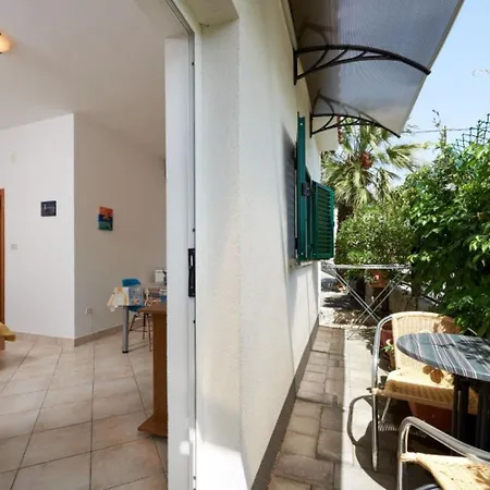 Apartment Mare - 30 M From Pebble *