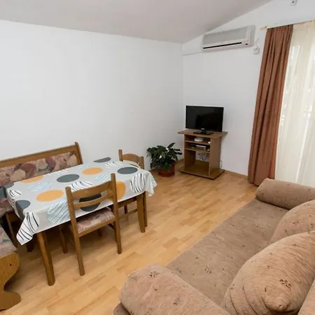 Mare - 30 M From Pebble Apartment *