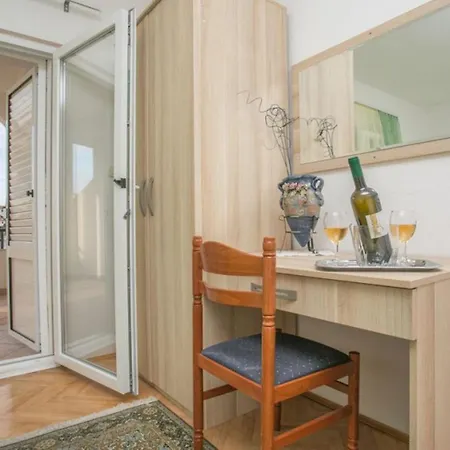 Mare - 30 M From Pebble Apartment