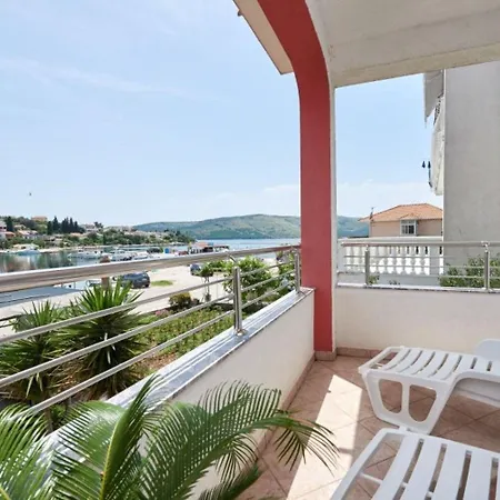 Mare - 30 M From Pebble Apartment *