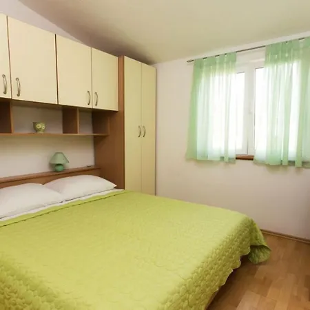 Mare - 30 M From Pebble * Seget Vranjica