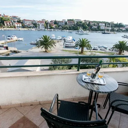 Apartment Mare - 30 M From Pebble